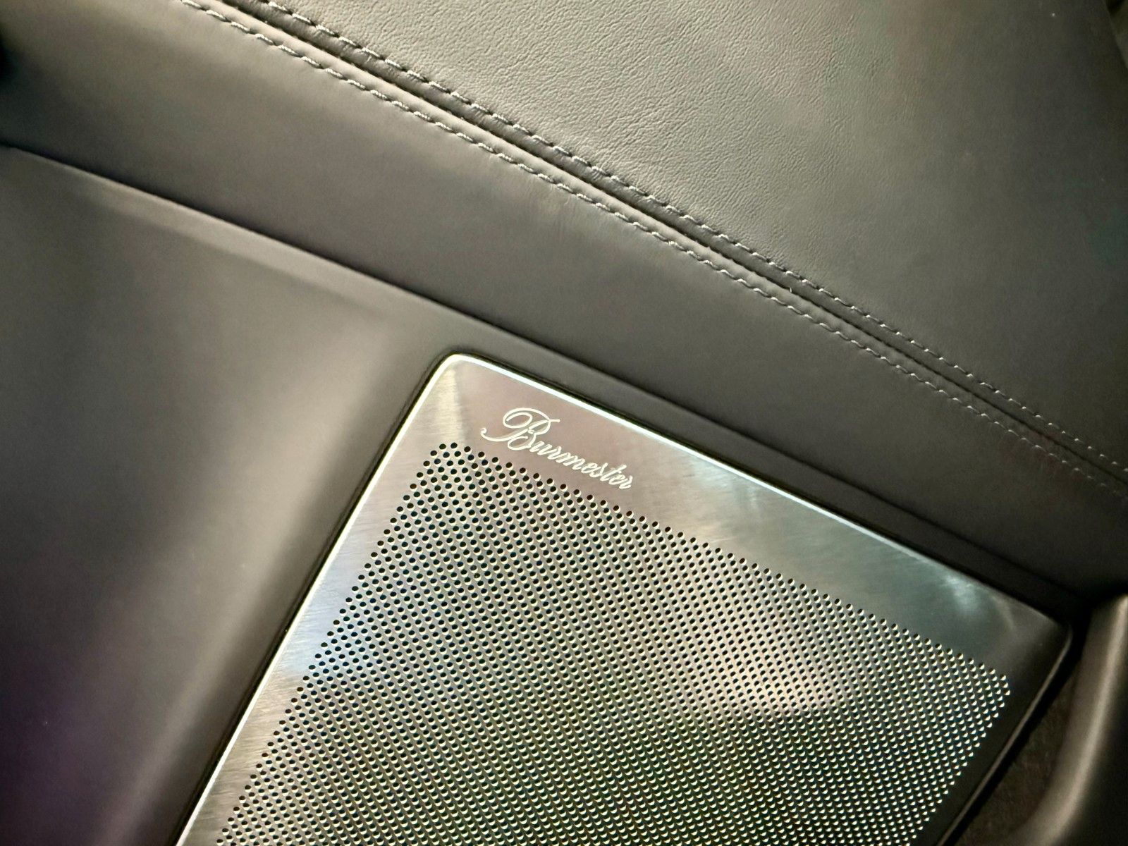 Fahrzeugabbildung Porsche 911 992 Turbo S LIFT/SportDesign/Glasdach/ACC