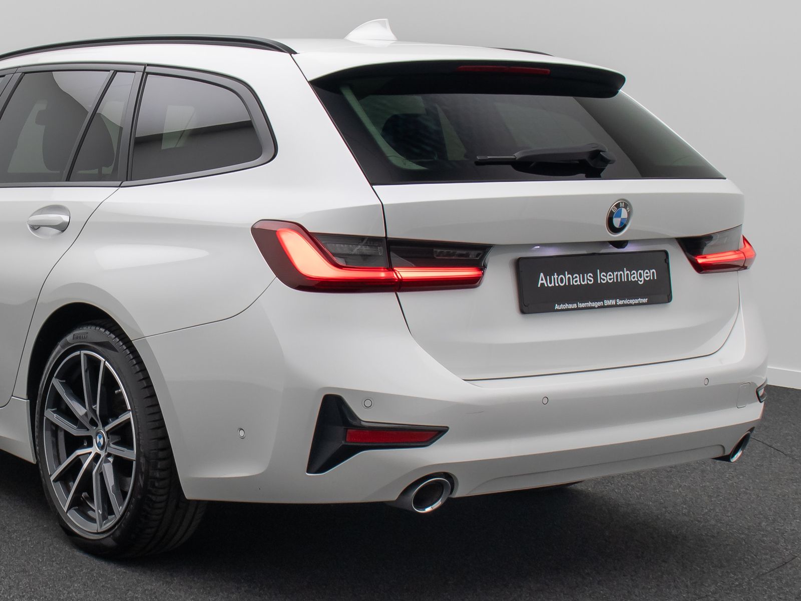 Fahrzeugabbildung BMW 320d DAB Kamera HiFi Memory LED Panorama 18Zoll