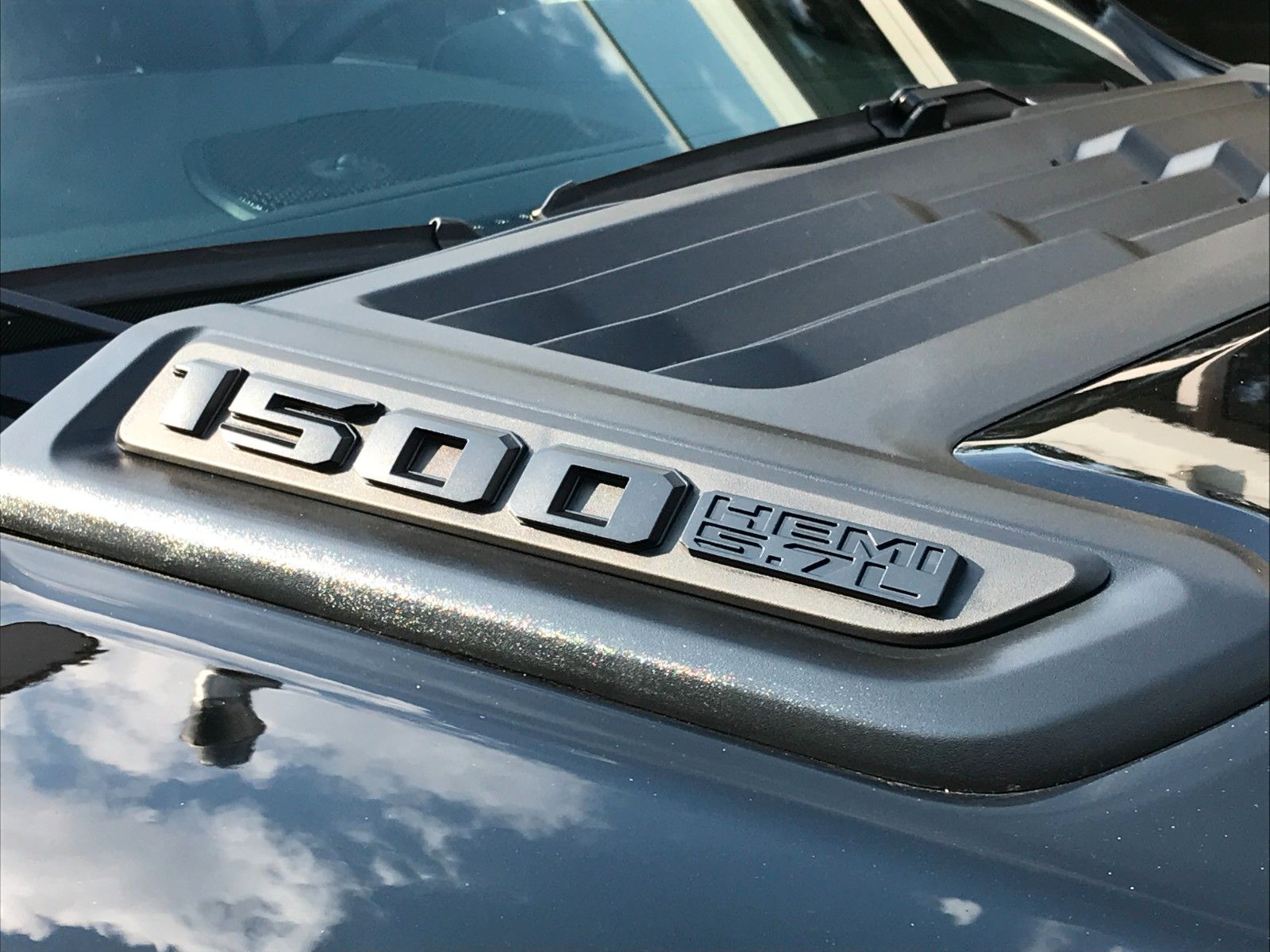 Fahrzeugabbildung Dodge RAM 1500 Laramie Sport *LPG*AHK*Navi*MY23