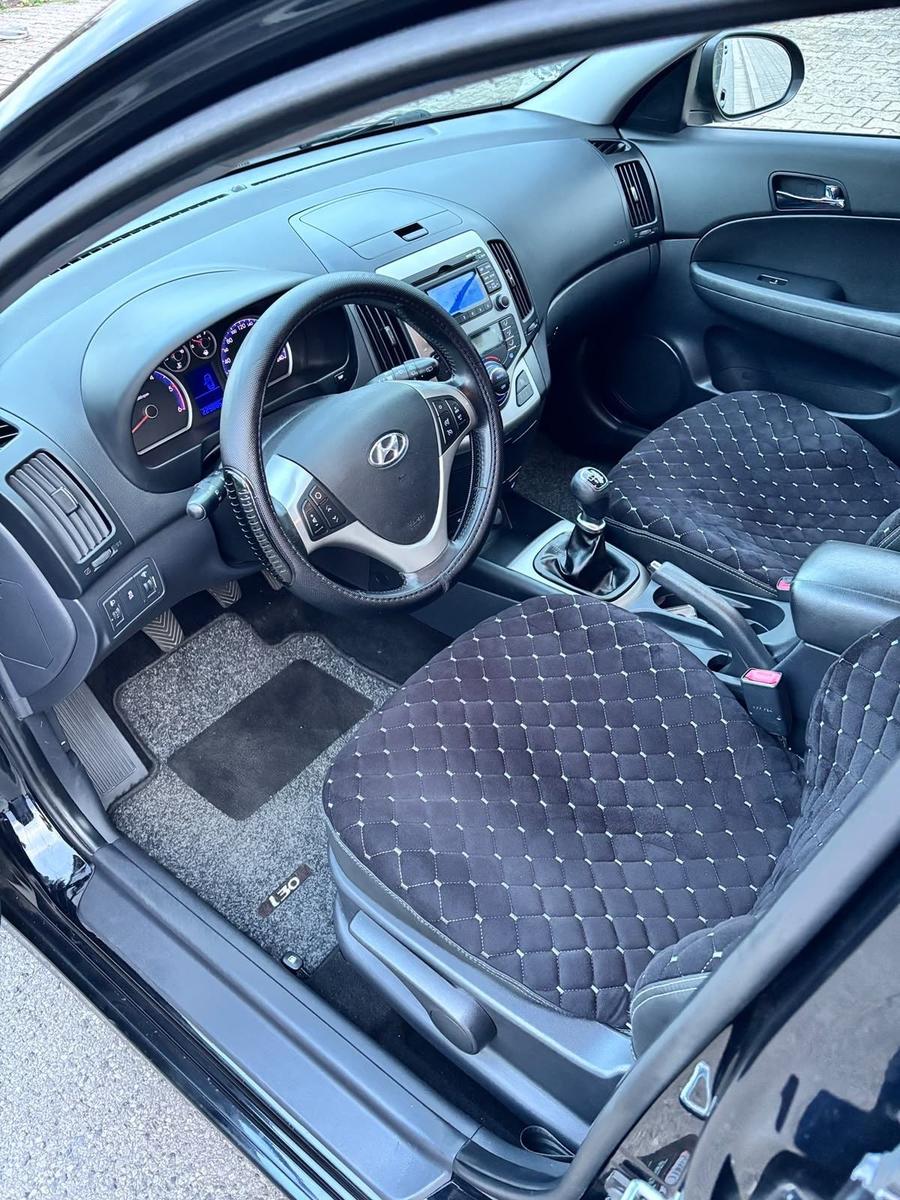 Hyundai i30 2011 — photo 11
