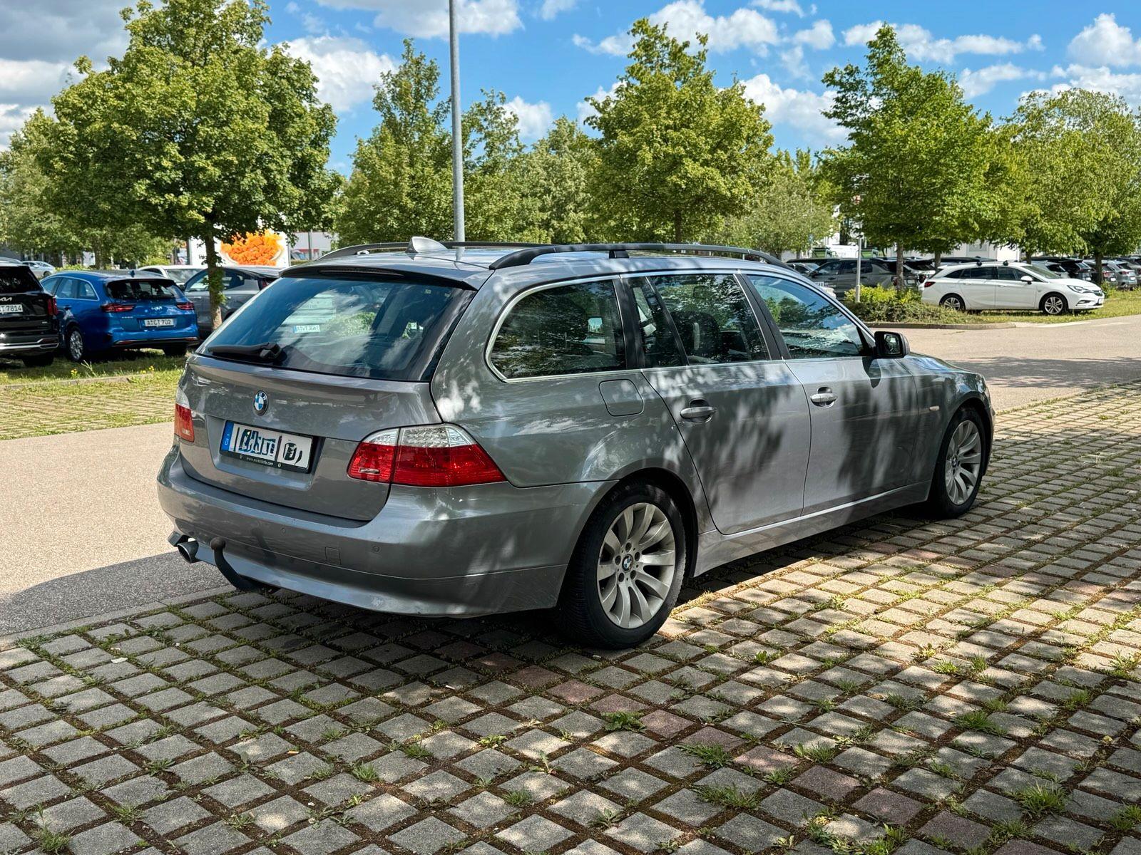 BMW 520 2008 — interior