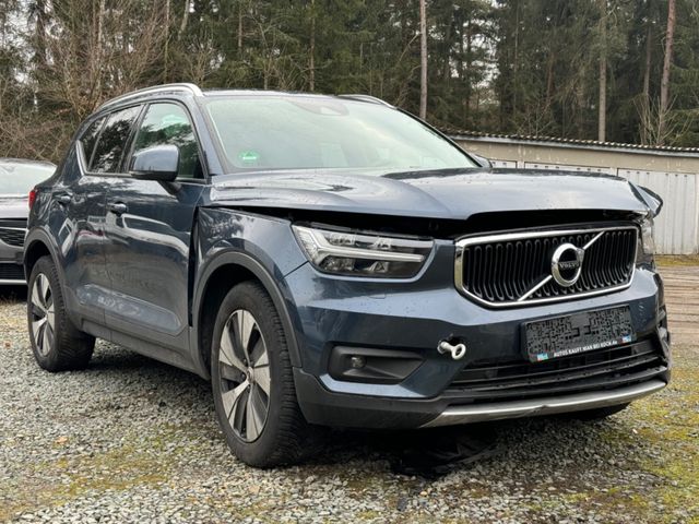 Volvo XC40 Momentum Pro 2WD