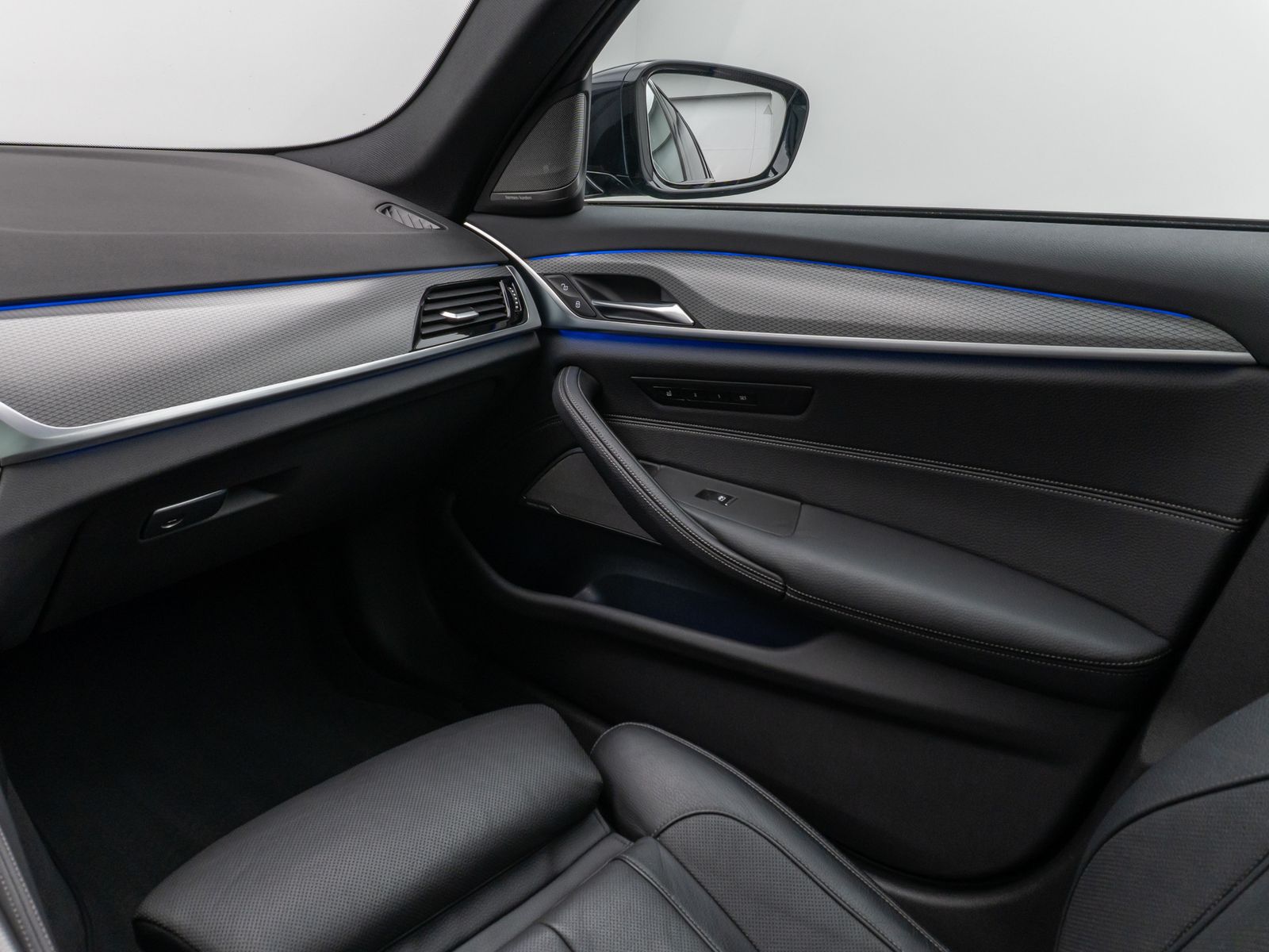 Fahrzeugabbildung BMW 540d xD M Sport Panorama 360°HUD SoftCl Massage