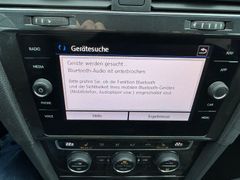 Fahrzeugabbildung Volkswagen Golf VII Comfortl. - Navi*Sitzhzg*ACC*PDC*2xKlim