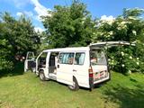 Mitsubishi L300 2.5D Bus - Mitsubishi L300: Van