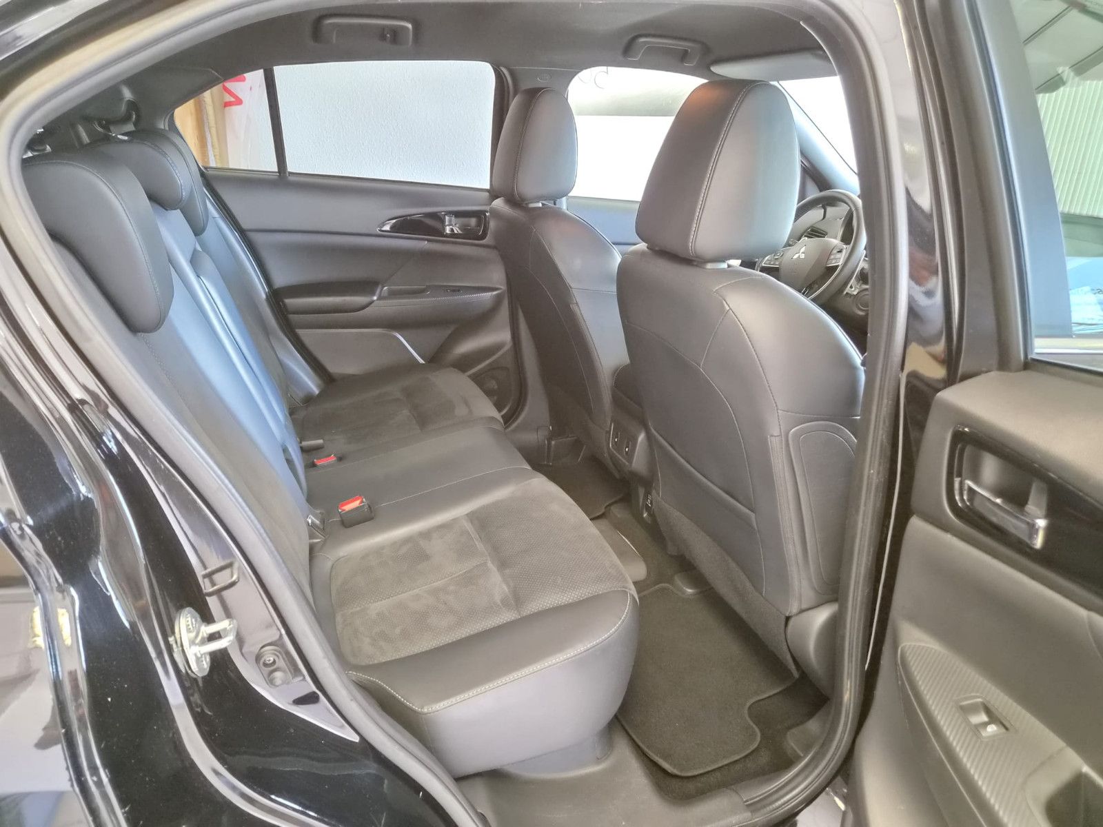 Fahrzeugabbildung Mitsubishi Eclipse Cross / KAMERA / 1. Hand PLUG IN