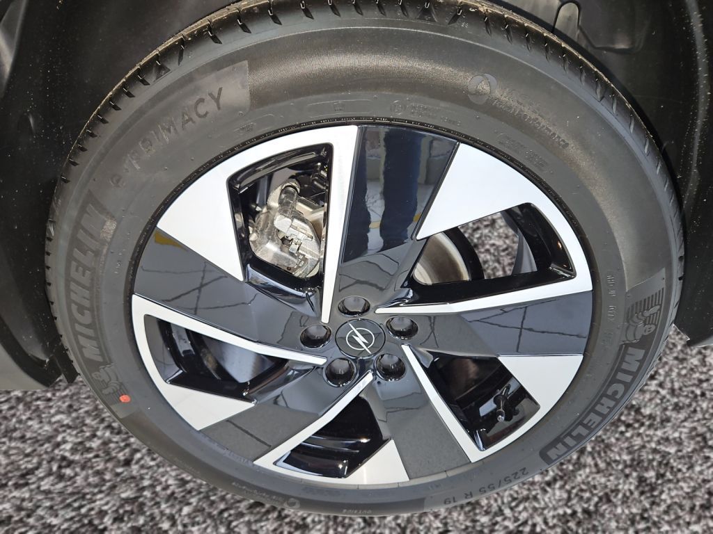 Fahrzeugabbildung Opel Grandland 1.2 DI Hybrid 48 V Automatik GS