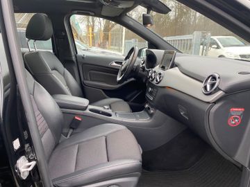 Fahrzeugabbildung Mercedes-Benz B 220d Urban*Panorama*LED*Kamera*Totwinkel*