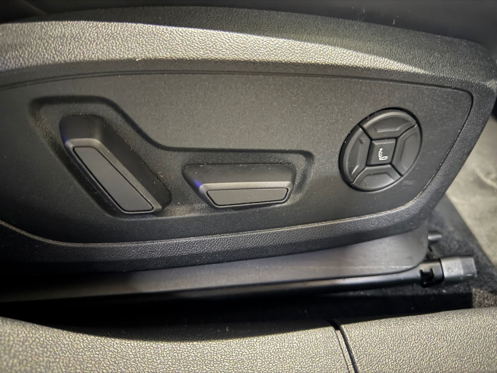 Fahrzeugabbildung Audi A3 40 TDI LIM. QUATTRO 3X S-LINE RS3 S-SITZE B&0