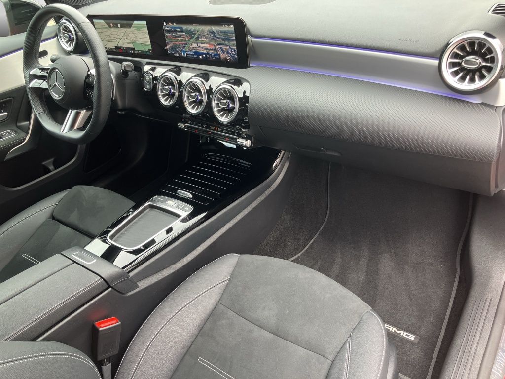 Fahrzeugabbildung Mercedes-Benz A 200 Limousine AMG*NIGHT*DISTR*STANDH*AHK*KEYL