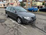 Volkswagen Passat Variant Highline Automatik / Neue TÜV - Volkswagen Passat Variant aus 2005