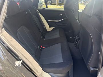 BMW 320d xDrive Touring M Sportpaket Head-Up HiFi
