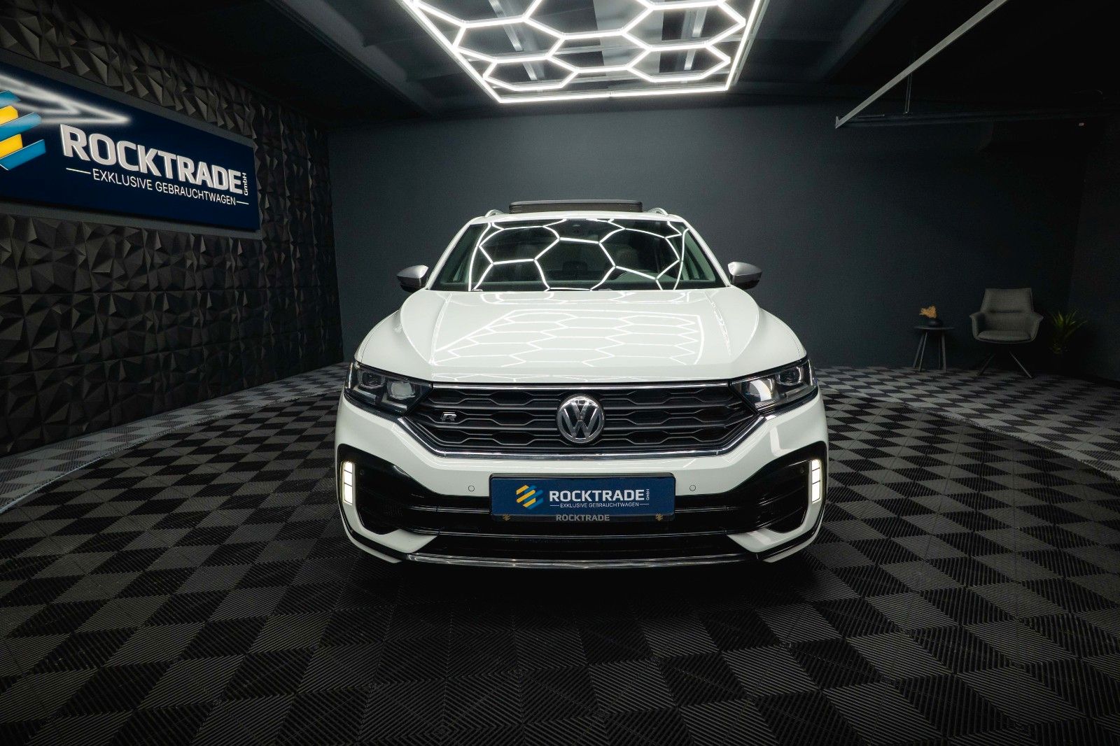 Fahrzeugabbildung Volkswagen T-Roc R 4Motion Performance *ACC*DCC*Pano*LED*