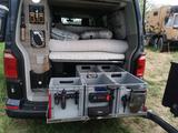 Volkswagen T6 California - blaue Volkswagen T6 California