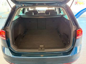 Volkswagen Passat BusinessR.Kamera1.HdCarPlaySHZ V+H