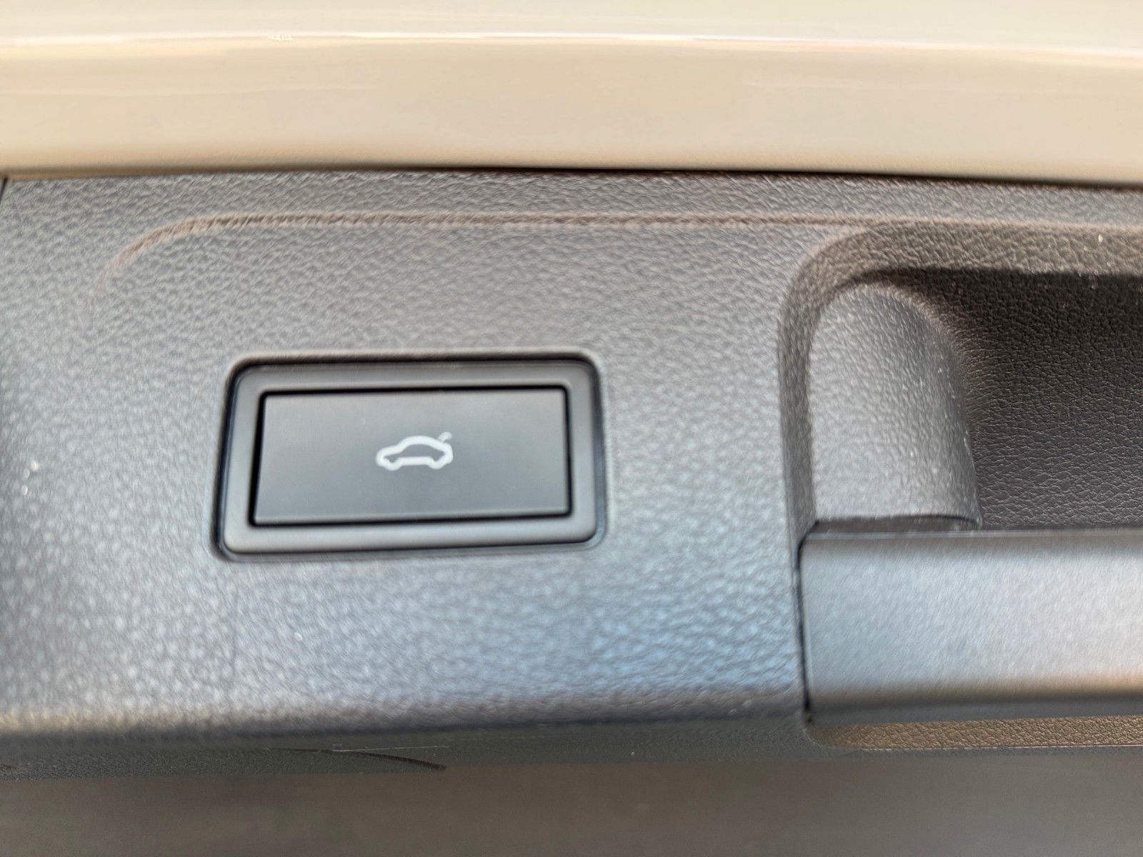 Fahrzeugabbildung Volkswagen Passat Variant 1.5 TSI
