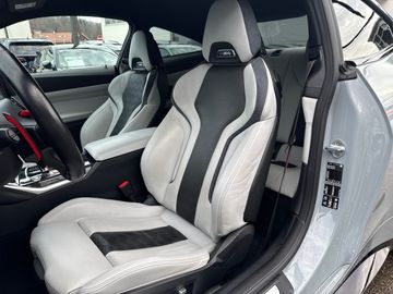 BMW M4 Competition M XDR M Drivers P. Head-Up DAB