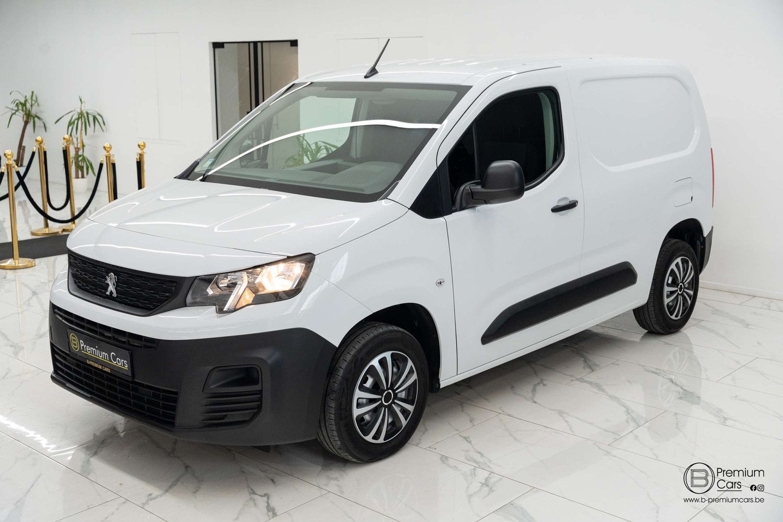 Peugeot Partner 1.5 HDI! Bluetooth, Cruise, Airco! Garan imagem 3