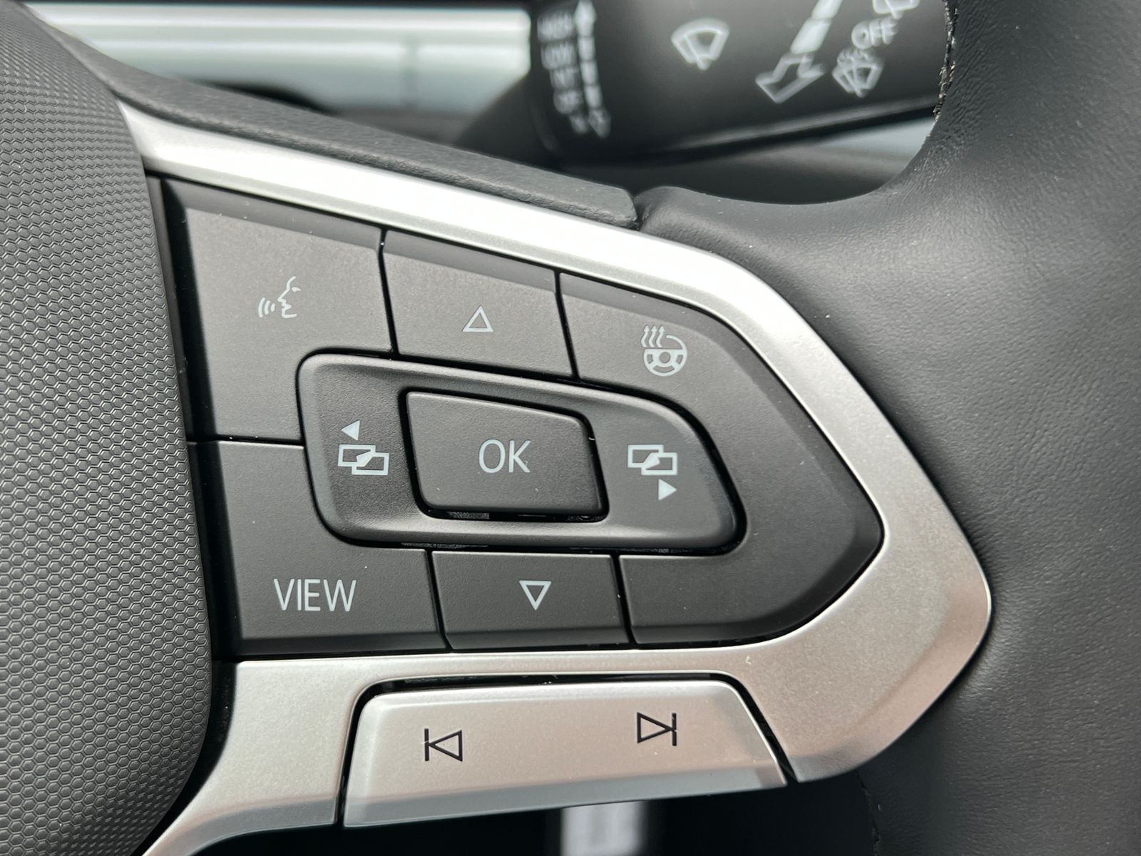 Fahrzeugabbildung Volkswagen T-Roc  GOAL 1.5 TSI DSG *AHK, Navi, Plus-Paket*