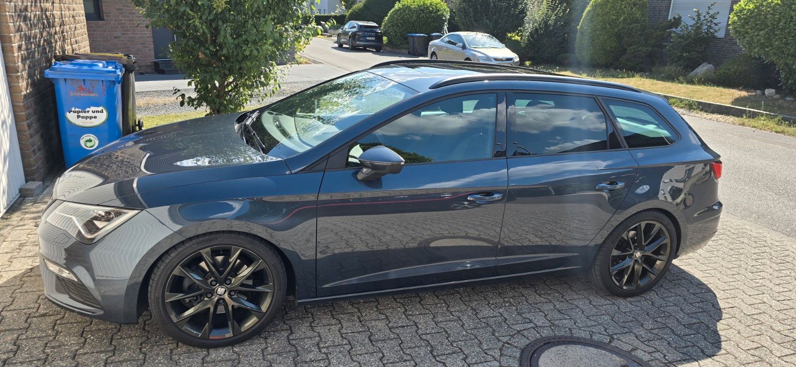 SEAT Leon ST 2.0 TSI 140kW FR DSG FR Panoramadach