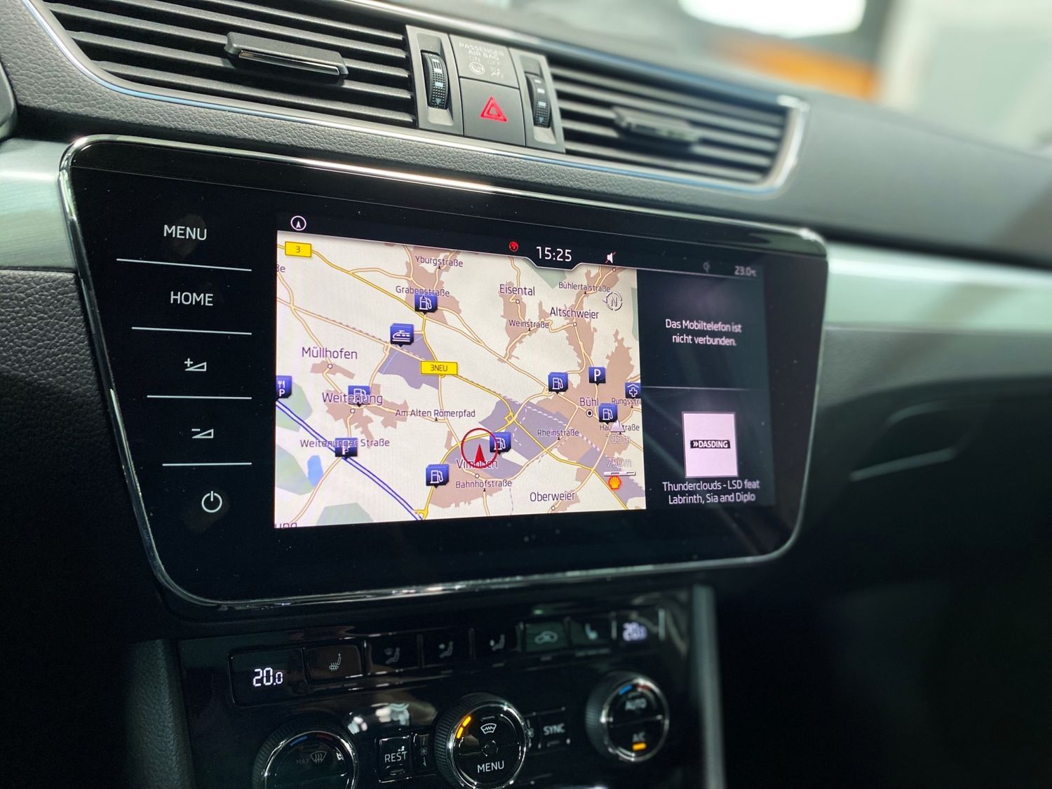 Fahrzeugabbildung SKODA Superb Ambition 4x4 DSG#ACC#Spur#Navi#Alu#PDC#Ak