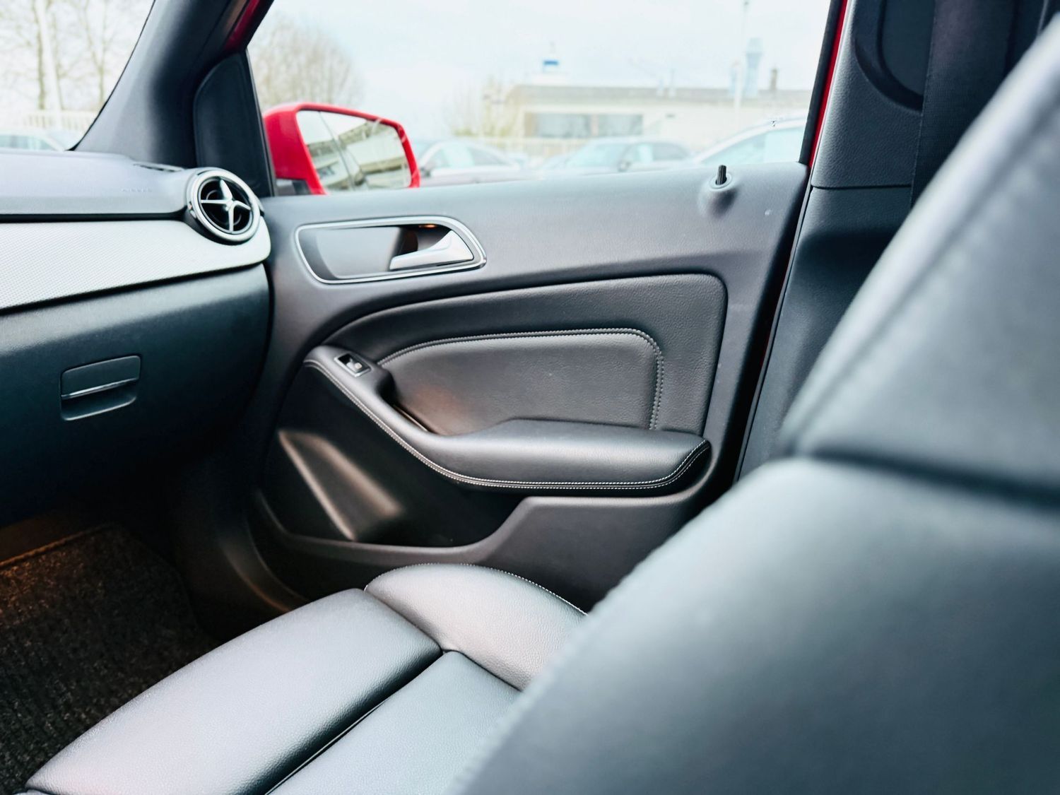 Fahrzeugabbildung Mercedes-Benz B 180 d URBAN, Tempomat, Kindersitze, PTS, SHZ,