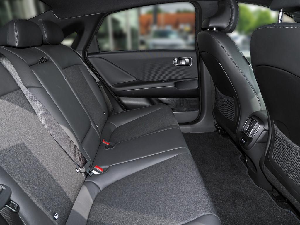 Fahrzeugabbildung Hyundai IONIQ 6 EV FL CENTRIQ 2xKlima 4xSHZ ACC AUT Kam.