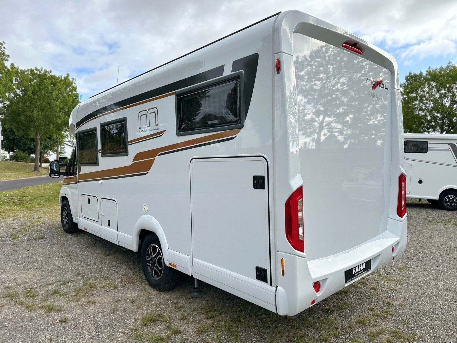 Fahrzeugabbildung Malibu T 460 LE Hubstützen Solar Lithium Wechselrichter