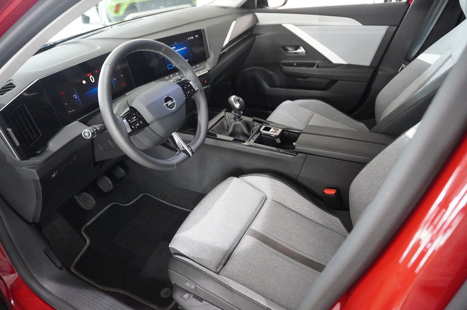 Fahrzeugabbildung Opel Astra L Lim. 1.2T ELEGANCE NAVI/LED/KAMERA/DAB+