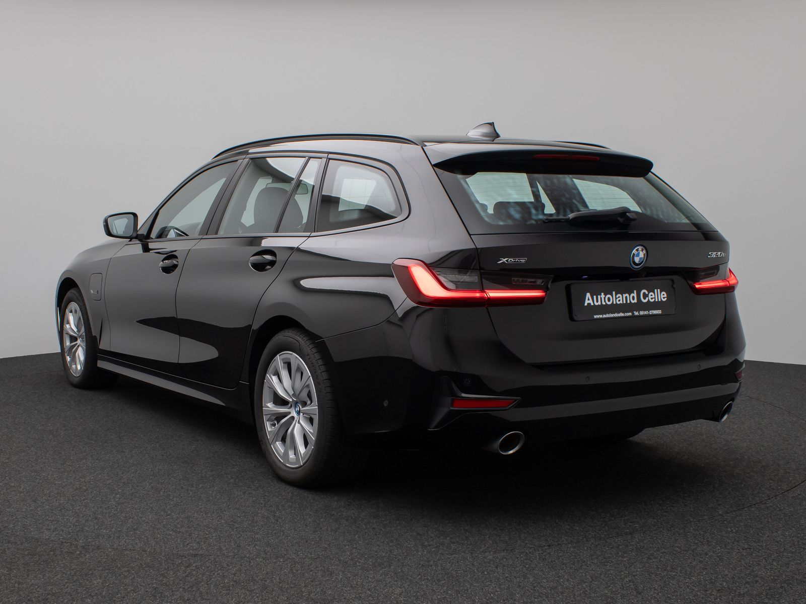 Fahrzeugabbildung BMW 320e xD Panorama Kamera DAB HiFi Alarm Sport LED