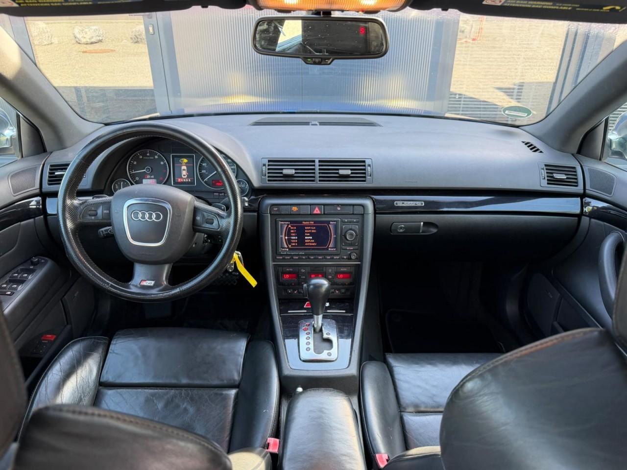 Audi S4 Avant 4.2 V8 344 ch BVM quattro / Toit ouvrant / Cuir / Sièges électriques à mémoire / Xénon