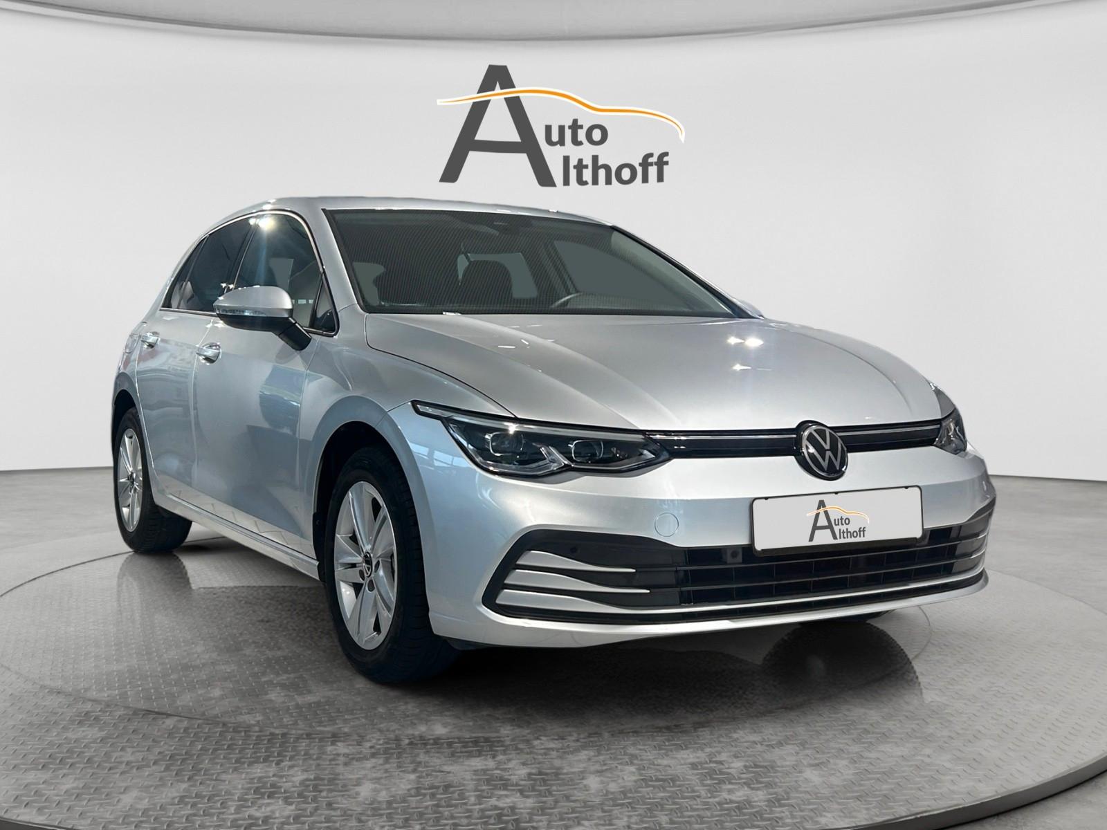 Volkswagen Golf VIII Lim.1.5 Life STAND NAVI SITZ ACC