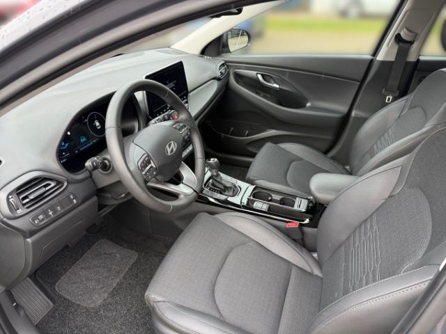Fahrzeugabbildung Hyundai i30cw FL Advanced Deluxe 1.0 +NAVI+KLIMA+PDC+RFK