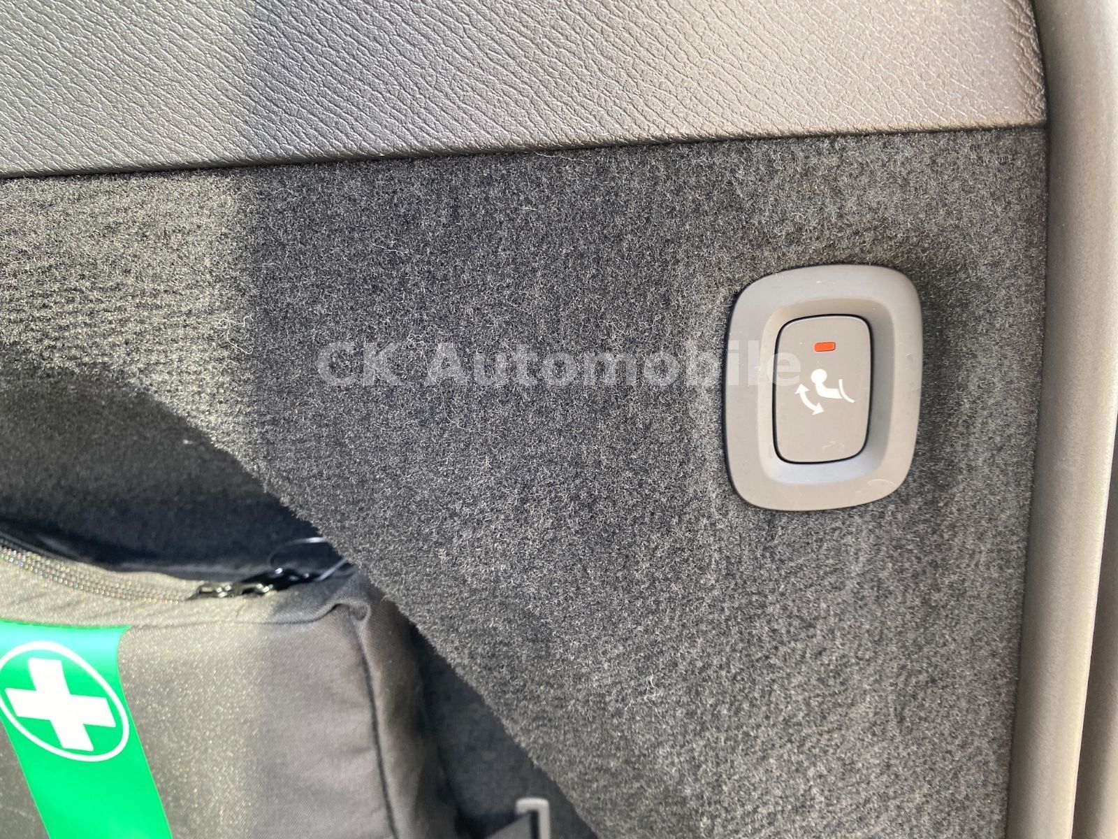 Fahrzeugabbildung Volvo XC90 T8 Core Recharge Plug-In Hybrid AWD/7 Sitze
