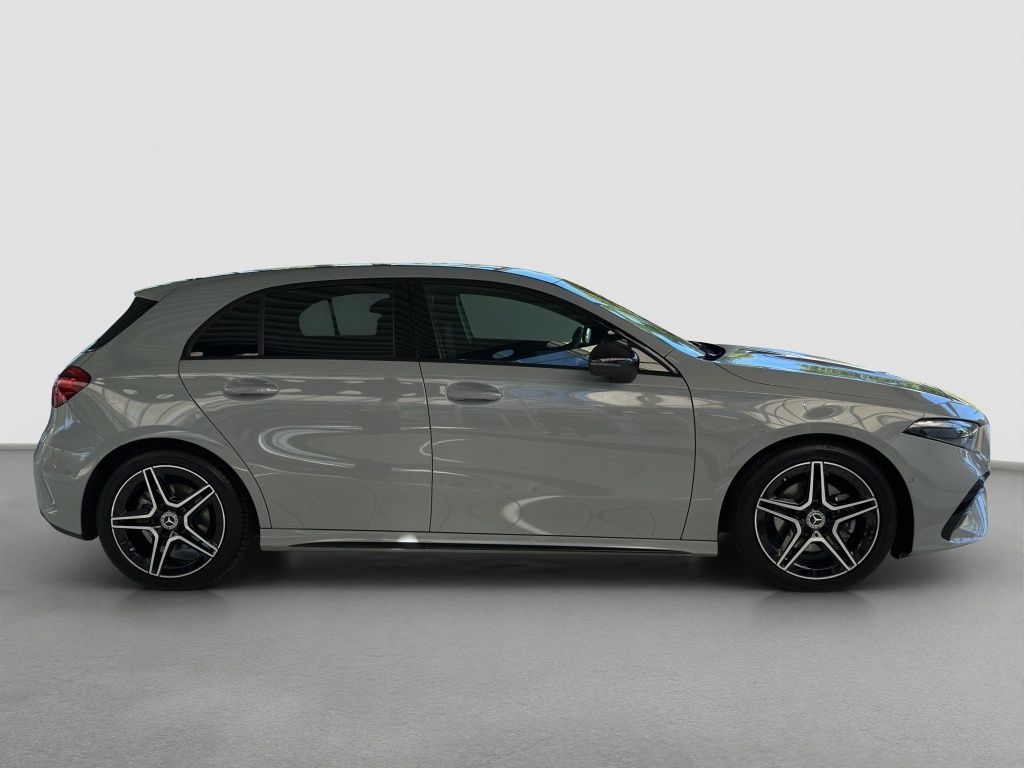 Fahrzeugabbildung Mercedes-Benz A 200 AMG*NIGHT*AHZV*RFK*LENKRHZG*DAB*AMBIENTE*