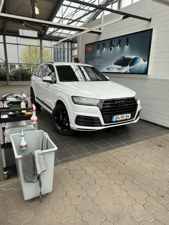 Image of Audi Q7
