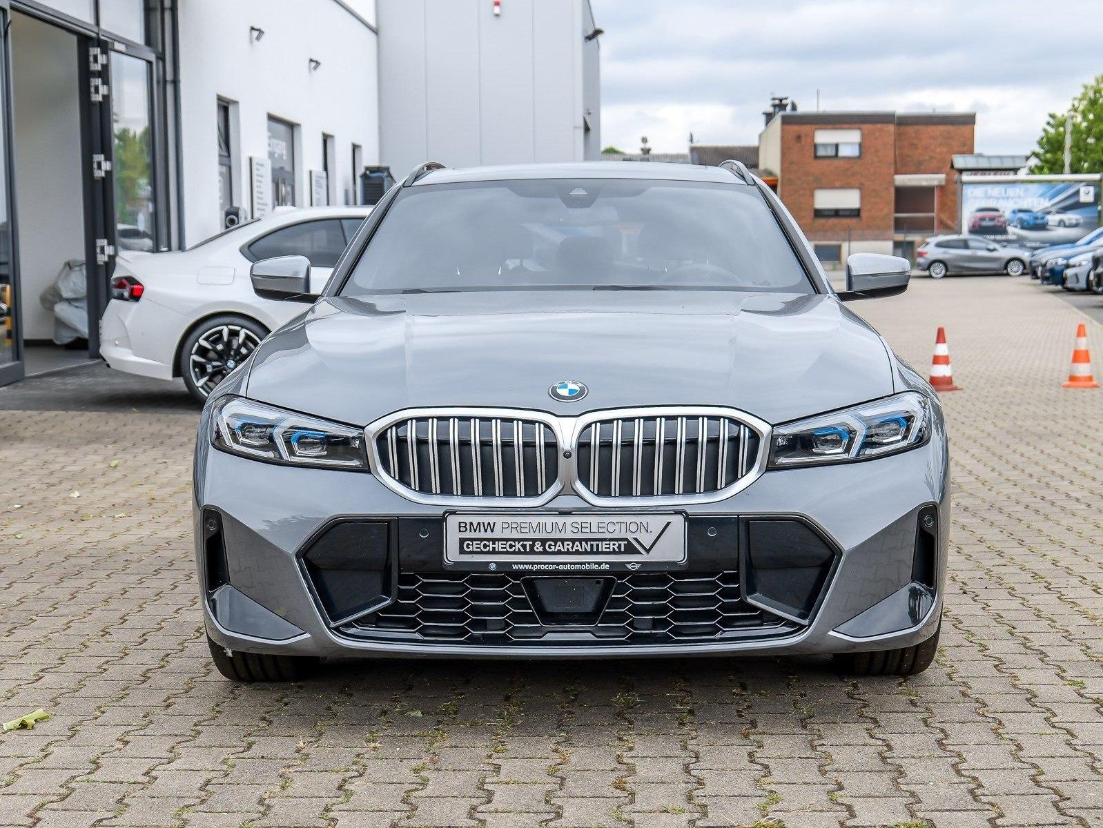 BMW 330i xDrive Touring M Sport HUD PANO ACC AHK LED