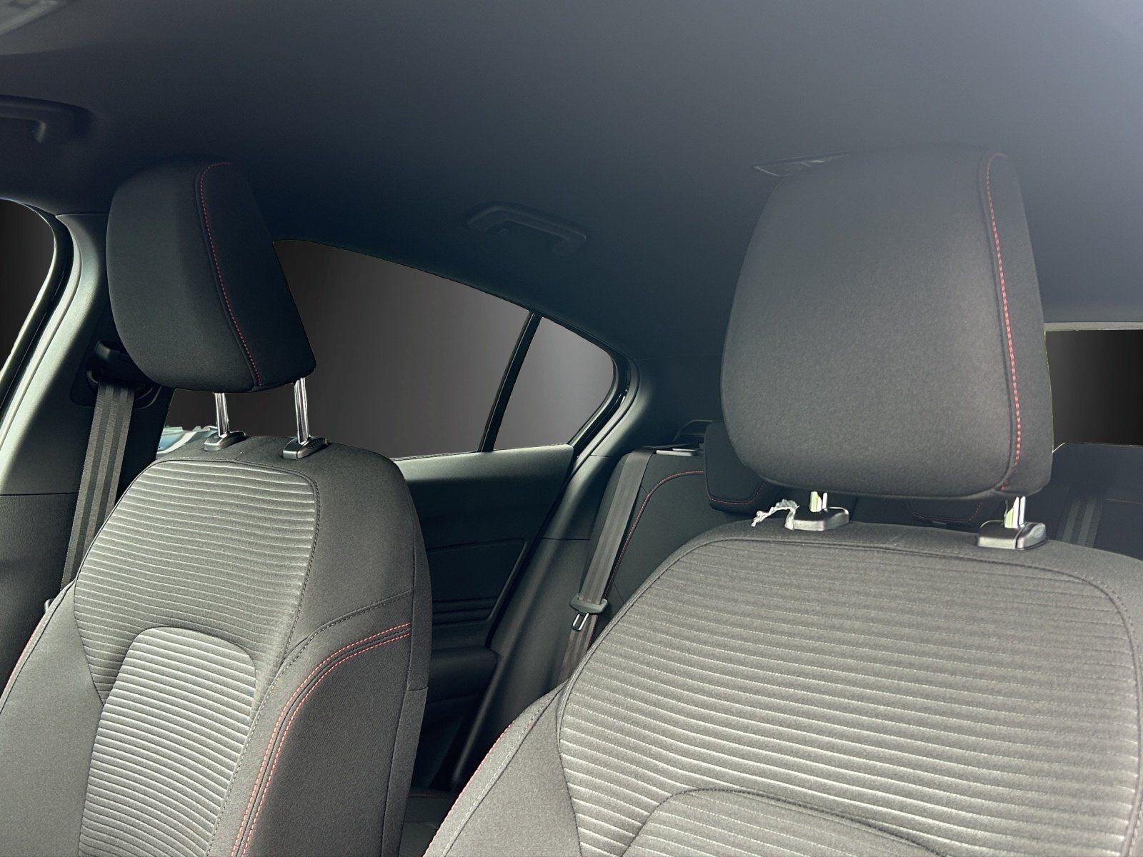 Fahrzeugabbildung Ford Focus ST-Line X Winter Pak. B+O HUD 18 Zoll PDC