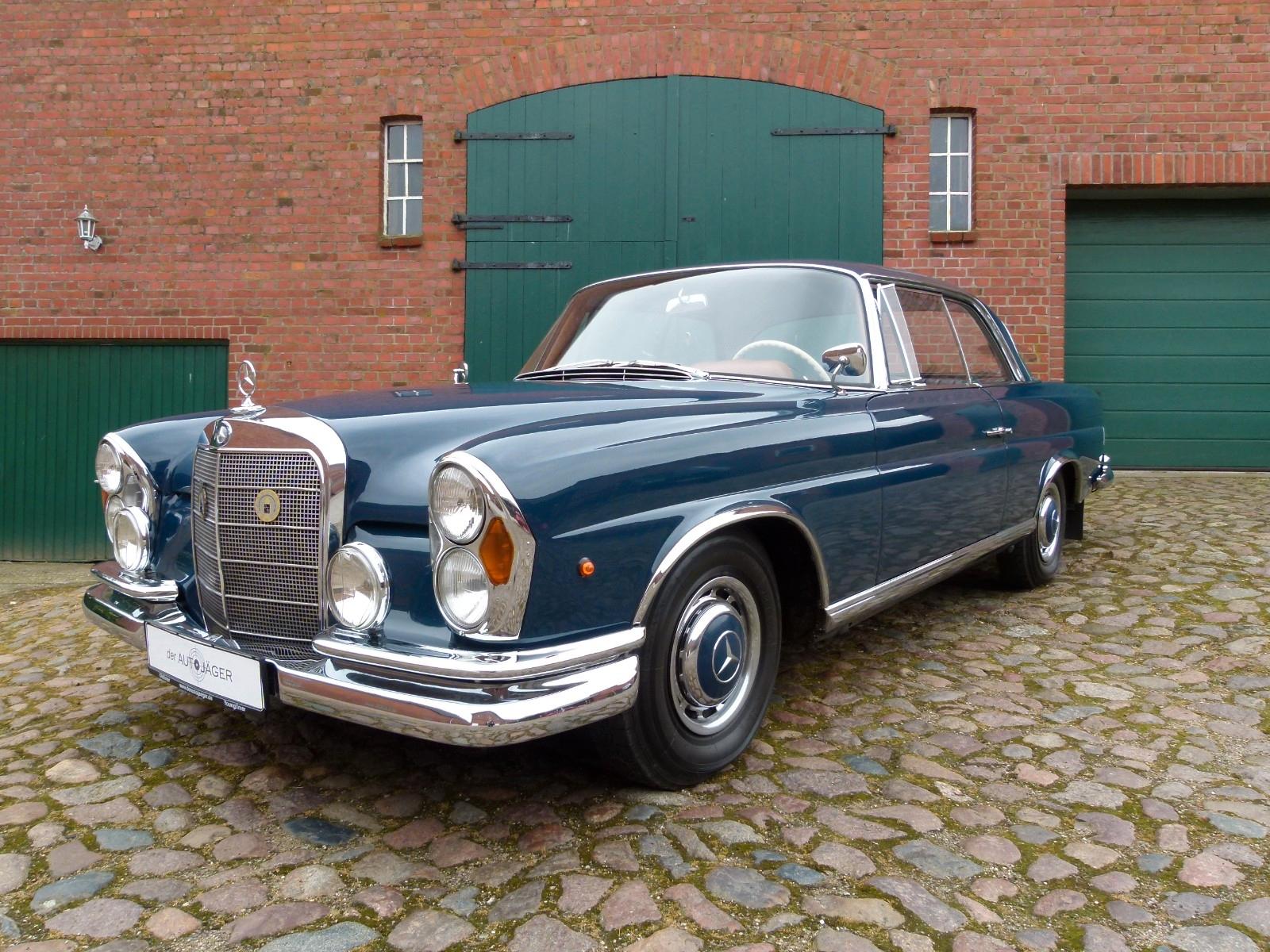 Mercedes-Benz 220 SE Coupe W111