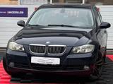 BMW 325 Baureihe 3 Lim. 325i xDrive - blaue BMW 325