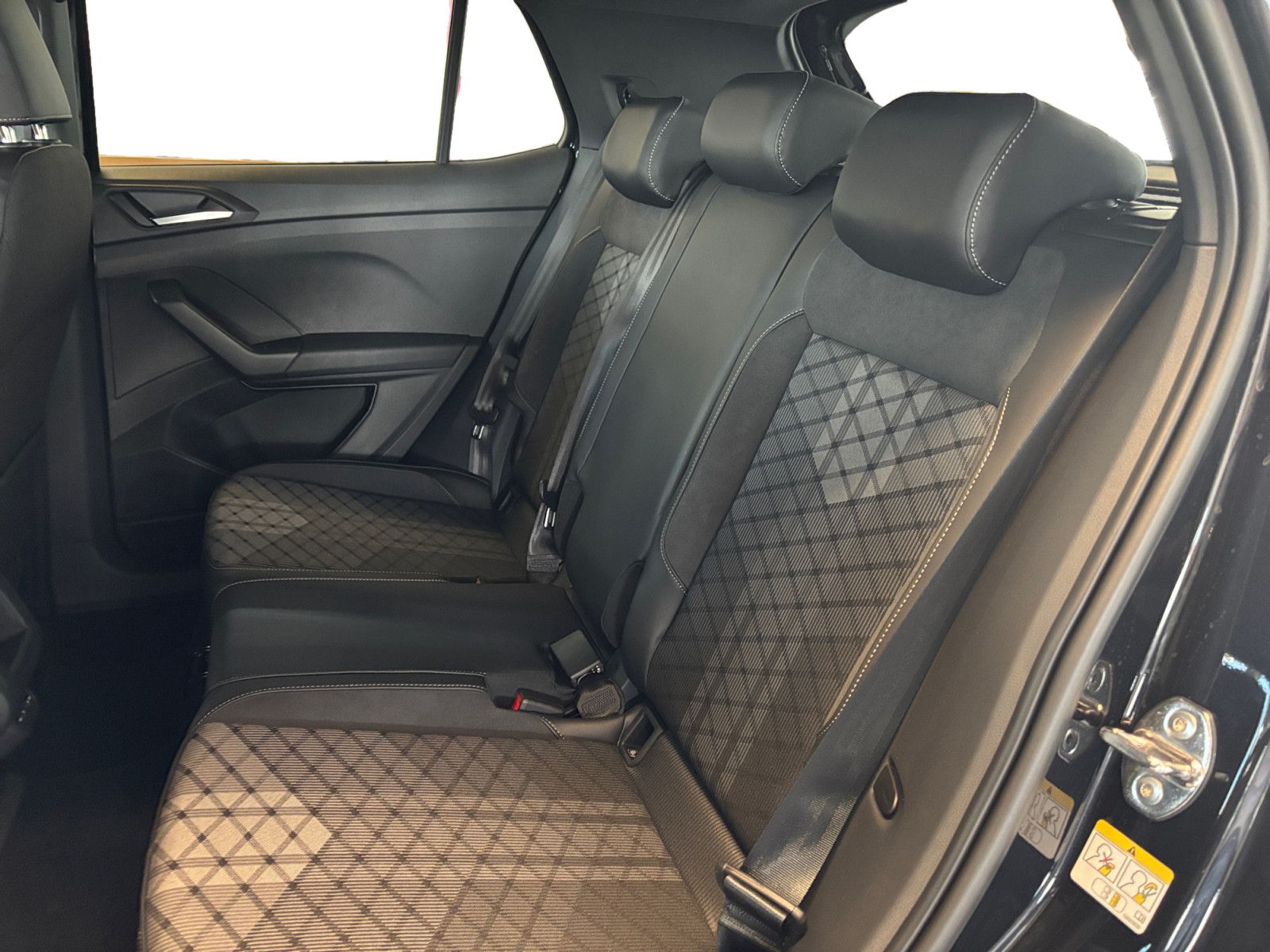 Volkswagen T-Cross - Bild 11