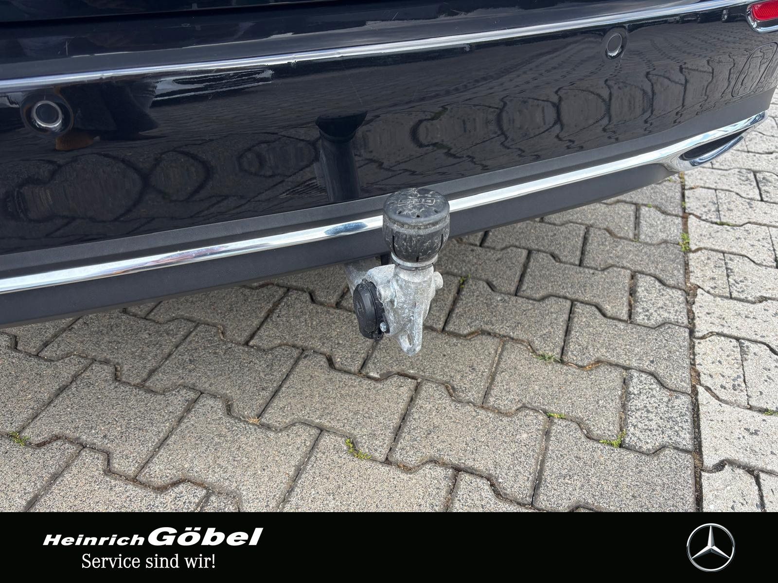 Fahrzeugabbildung Mercedes-Benz C 200 T AVANTGARDE*PANO*AHK*KAMERA*TOTWINKEL*