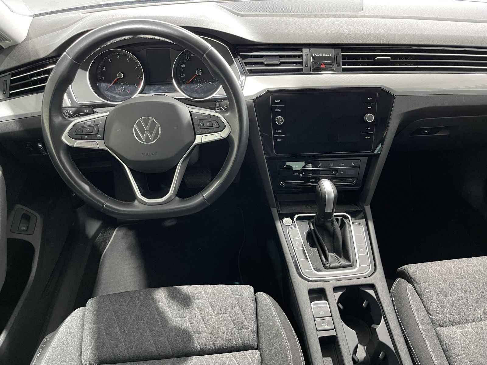 Fahrzeugabbildung Volkswagen Passat Variant 1.5 TSI*Business*Cam*LED*ACC*Spur