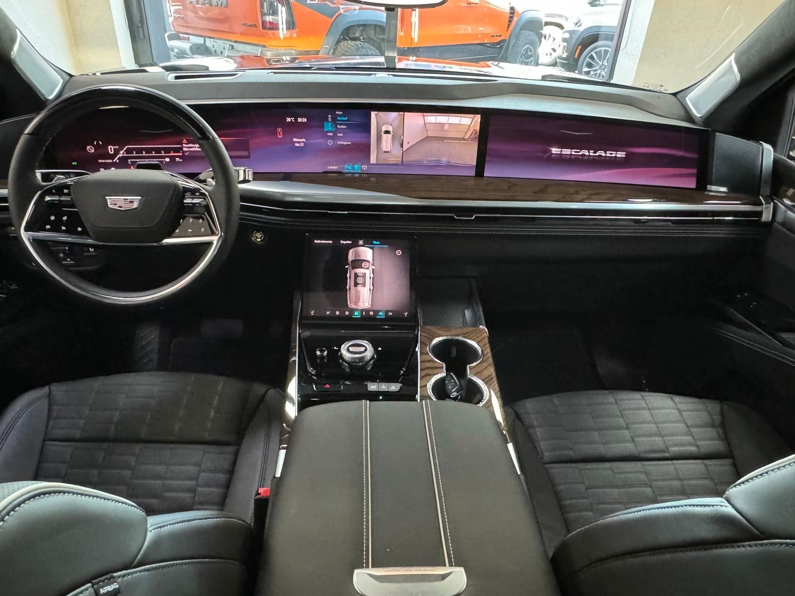 Fahrzeugabbildung Cadillac 2026 ESCALADE SPORT PLATINUM 6.2 V8-24"-ABV EXEC