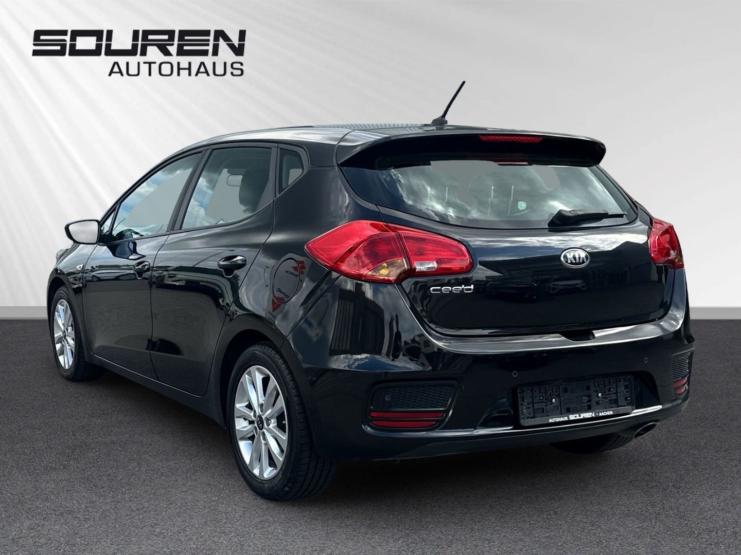 Fahrzeugabbildung Kia Ceed Edition 1.4 ED7 EMOTION +Berganfahrass.+Kli