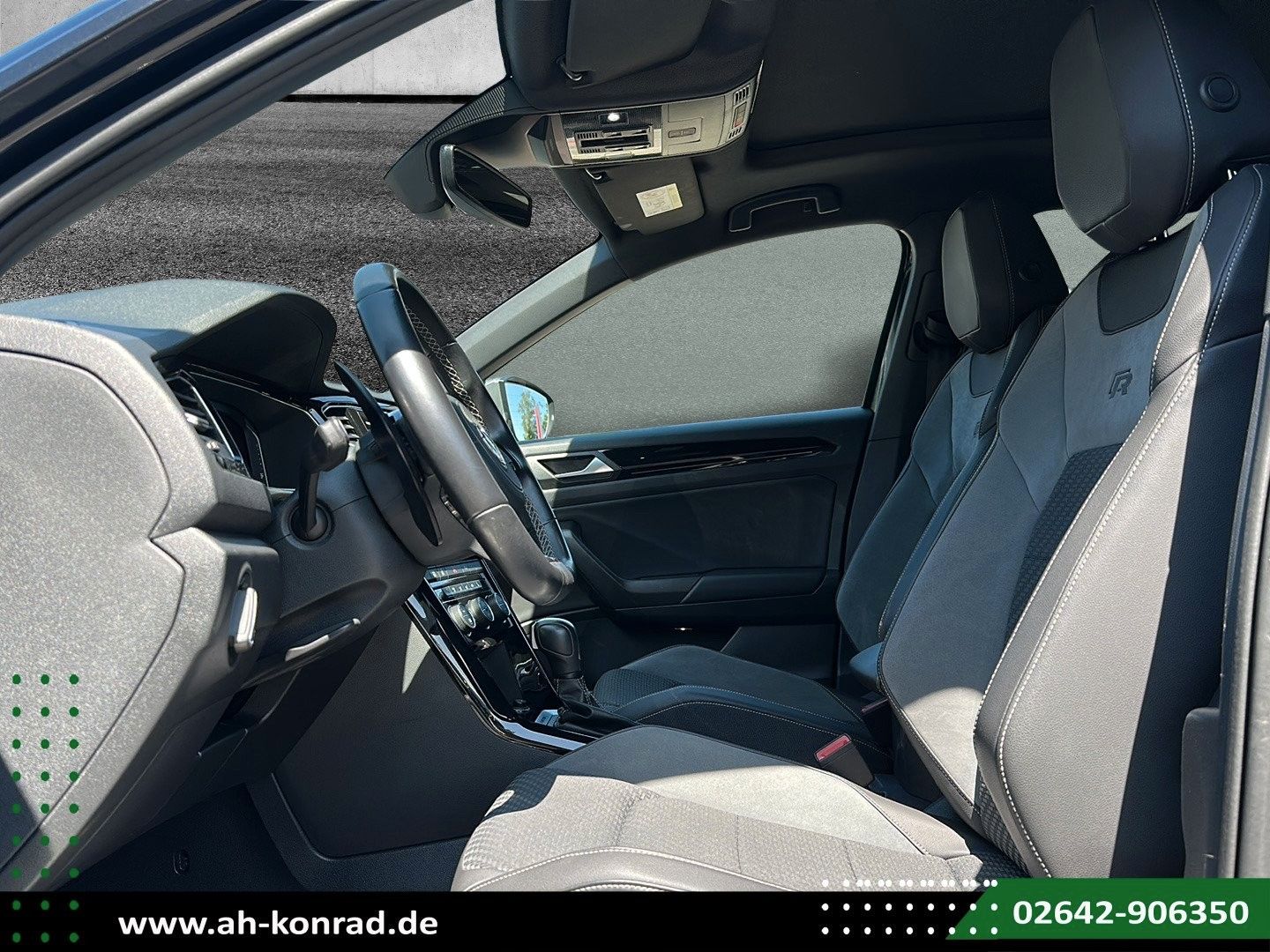 Fahrzeugabbildung Volkswagen T-Roc R 4Motion 2.0 TSI*AKRAPOVIC*PANO*KAMER