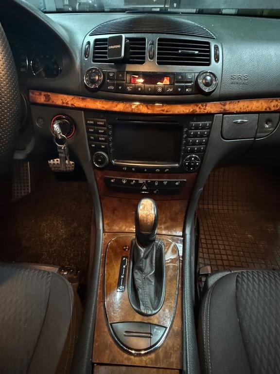 Mercedes-Benz E 320