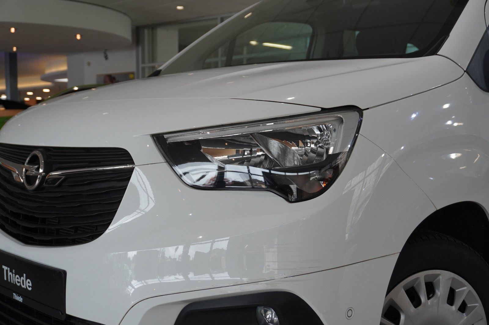 Fahrzeugabbildung Opel Combo Life 1.5D ELEGANCE NAVI/LED/KAMERA/SH/AHK