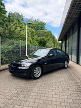 BMW E90 318i - BMW 318 aus 2007: 318i