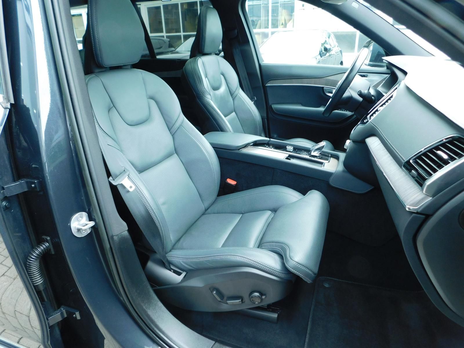Fahrzeugabbildung Volvo XC90 T8 Inscription Edition "Bowers&Wilkins"